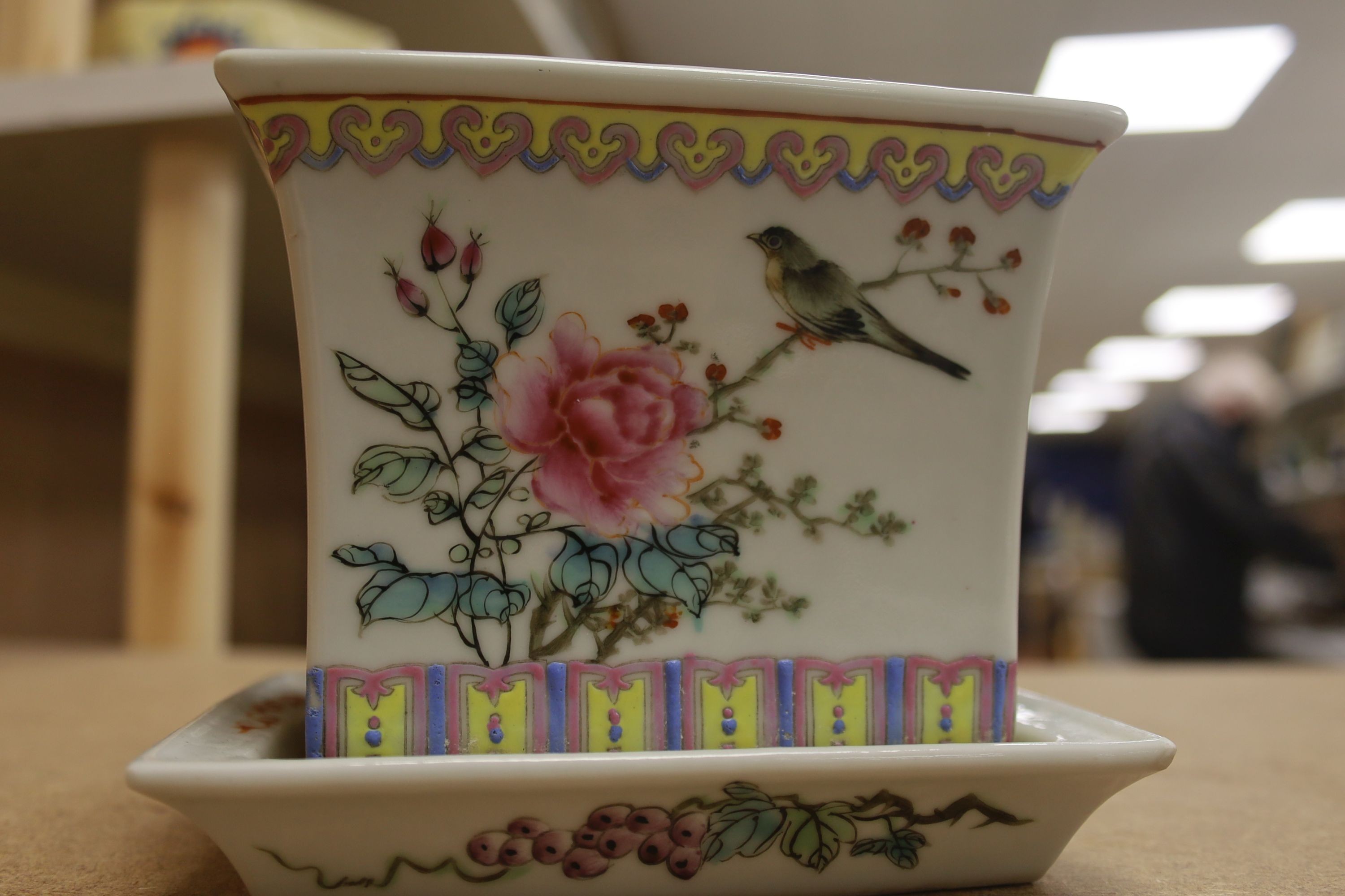 A Chinese famille rose flower pot and stand, mid 20th century, height 11.5cm